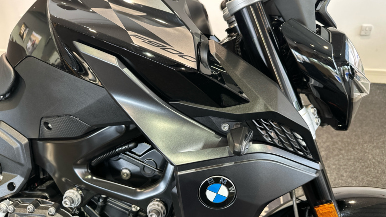 BMW F900 R (25MY)